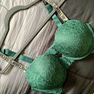 Victoria’ Secret Very Sexy Lace Shine Strap Push-Up Bra